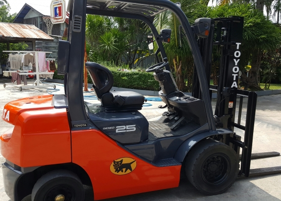 ขายรถยก ฟอร์คลิฟต์TOYOTA 8FG25 เก่าญี่ปุ่น