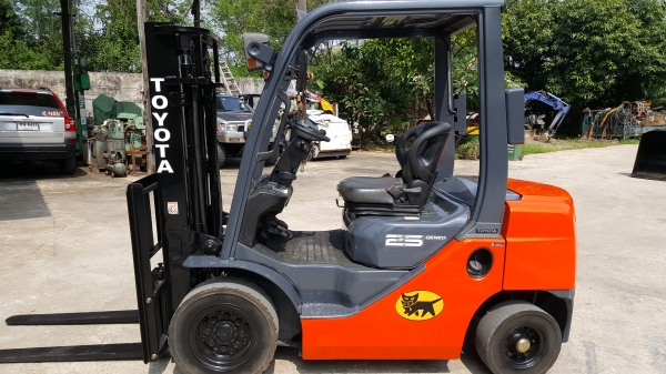 ขายรถยก ฟอร์คลิฟต์TOYOTA 8FG25 เก่าญี่ปุ่น