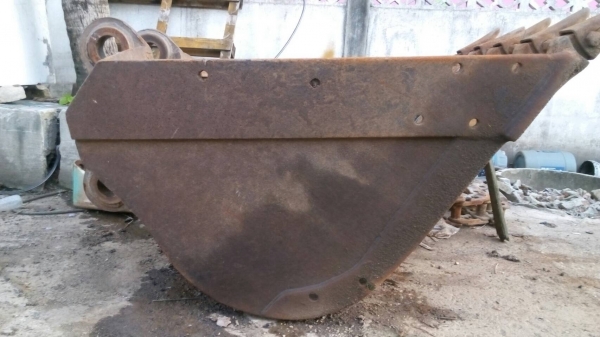 ขายบุ้งกี้เก่าสภาพสวย ใส่ PC-200-5 ขนาดกว้าง 115 ซม. ใส่ได้หลายรุ่นครับ ขายไม่แพง