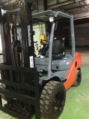 ขาย Forklift  รุ่น8FDJ 3.5ตัน เสา3 เมตร เกียร์ออโต้