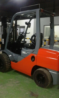 ขาย Forklift  รุ่น8FDJ 3.5ตัน เสา3 เมตร เกียร์ออโต้