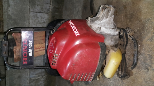 ขายเครื่องตัดหญ้าสะพายหลัง 4 จังหวะ honda gx35 มีเฉพาะเครื่องและชุดสะพายหลัง(ขอบคุณ พี่อำนวย จากอุบลราชธานี)