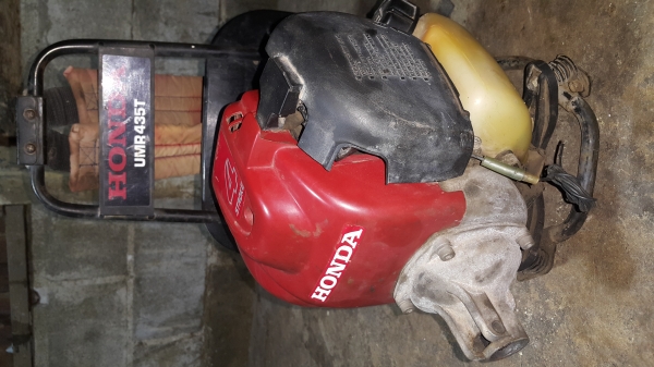 ขายเครื่องตัดหญ้าสะพายหลัง 4 จังหวะ honda gx35 มีเฉพาะเครื่องและชุดสะพายหลัง(ขอบคุณ พี่อำนวย จากอุบลราชธานี)