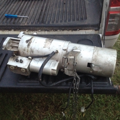 รอกม้วนประตูไฟฟ้า สภาพ90\%