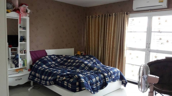 ขายทาวน์เฮ้าส์ 3 ชั้น บ้านรัชธานี 9 ซอย สายไหม 43 เนื้อที่ 22 ตร.ว. ต่อรองได้