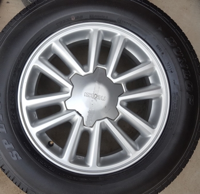 ขายล้อISUZU DMAX ALL New 16ยาง215/65/16 ปี 15 4 ล้อ ขายล้อISUZU DMAX ALL New 16ยาง215/65/16 ปี 15 4 ล้อ