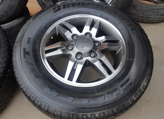 ขายล้อISUZU HI-LANDER 16ยาง245/70/16 ปี 12 4 ล้อ