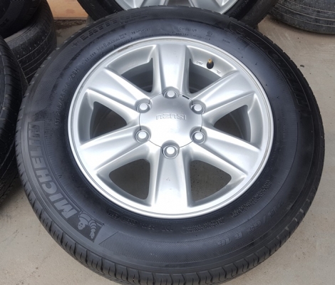 ขายล้อISUZU All New16 ยาง 215/60/16 ปี 14 4 ล้อ