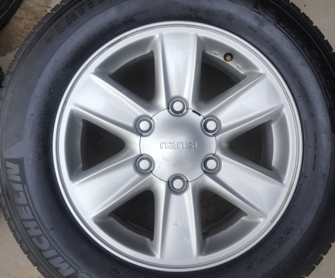 ขายล้อISUZU All New16 ยาง 215/60/16 ปี 14 4 ล้อ