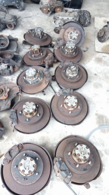 ...  ขายชุดดุมล้อหน้า ซ้าย - ขวา  พร้อมอุปกรณ์ ครบ ...