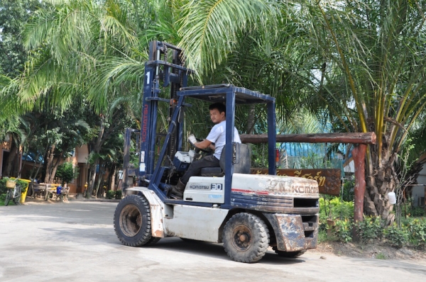 ขายFORKLIFT KOMATSU FD30 (3ตัน) เสา4เมตร สวยเดิมจากญี่ปุ่น ยังไม่เคยใช้ในไทย 265,000เท่านั้น!!