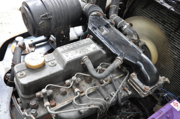 ขายFORKLIFT TOYOTA FD30ดีเซล (3ตัน) เสา3เมตร สวยเดิม เสาฟรูฟรี้ 190,000เท่านั้น!!