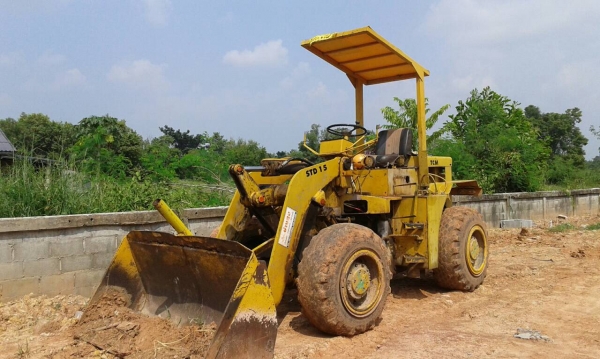 ขาย รถตัก TCM STD15 เอวอ่อน พร้อมใช้งานครับ ขาย รถตัก TCM STD15 เอวอ่อน พร้อมใช้งานครับ