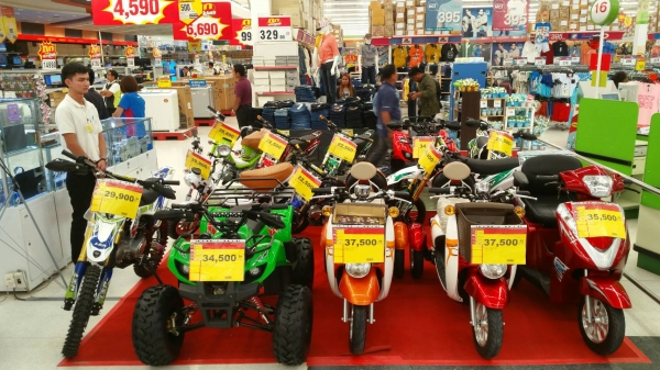 สินค้ามากมาย BIG C L&amp;P รถมอไซค์ ATV มังกี้กอลิล่า BUGGY GIGI และอื่นๆรวมไปถึงรถไฟฟ้า