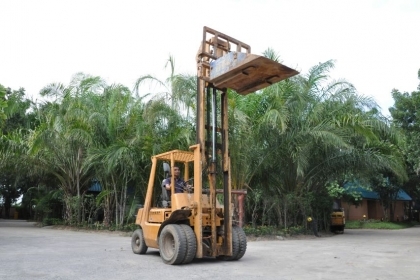 ขายFORKLIFT TOTOTA (2ตัน) งากระดก เสา3เมตร สวยเดิมจากญี่ปุ่น ยังไม่เคยใช้ในไทย 85,000เท่านั้น!!