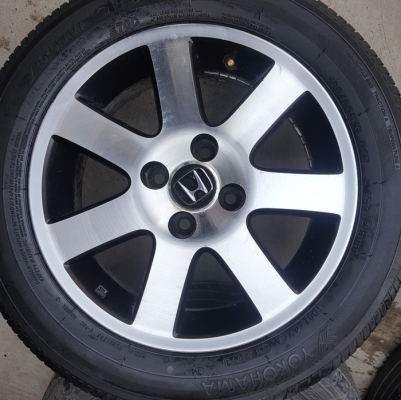 ขายล้อHONDA 15 4รู100 ยาง185/60/15 ปี 13  4 ล้อ