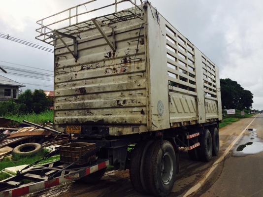 ขายรถพ่วงไม่ดัมพ์ HINO mega ครื่อง 320 แรง ปี 47 กระบะสามมิตร ลูก 3 เพลา ทะะเบียนพร้อม