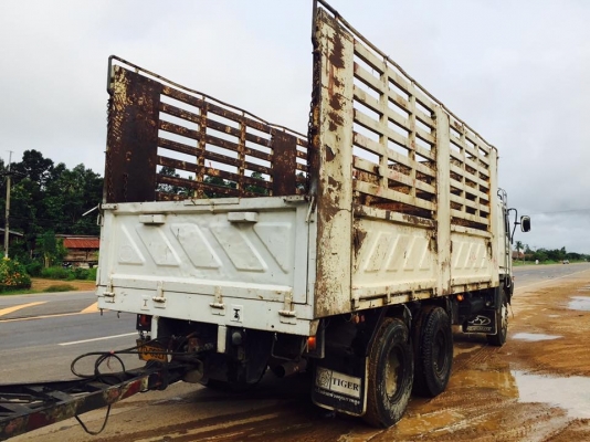 ขายรถพ่วงไม่ดัมพ์ HINO mega ครื่อง 320 แรง ปี 47 กระบะสามมิตร ลูก 3 เพลา ทะะเบียนพร้อม