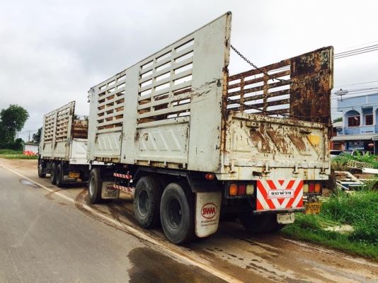 ขายรถพ่วงไม่ดัมพ์ HINO mega ครื่อง 320 แรง ปี 47 กระบะสามมิตร ลูก 3 เพลา ทะะเบียนพร้อม