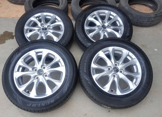 ขายล้อMazda2 Skyavtiv 15 พร้อมยาง 4 ล้อ