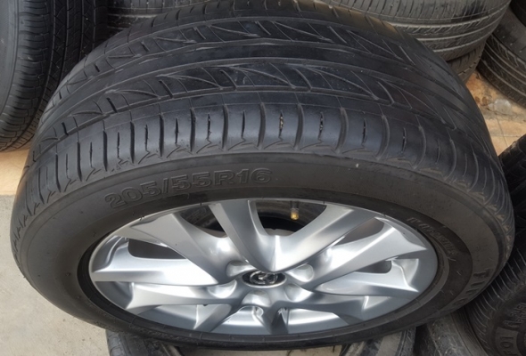 ขายล้อMAZDA 3 All New 16 ยางปี15 4 ล้อ