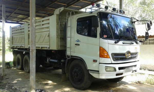 รถฮีโน่ 10 ล้อดั้ม FL1J 260 แรงม้า. ปี 49. สนใจติดต่อ 081 - 6079515