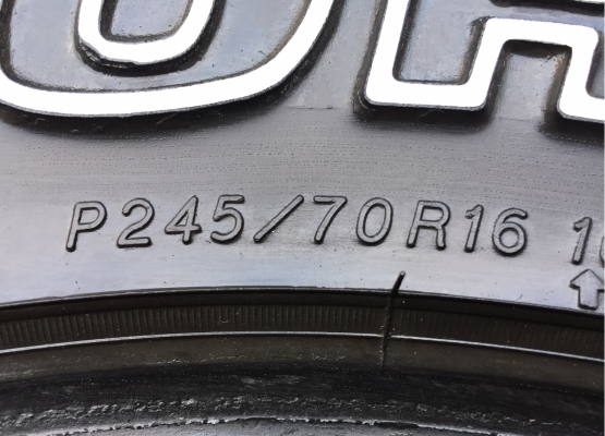 ยาง All Yokohama 245 70 16 สิ้นปี15 ดอกเต็ม ใช้ยาว ราคาไม่แพง ยาง All Yokohama 245 70 16 สิ้นปี15 ดอกเต็ม ใช้ยาว ราคาไม่แพง