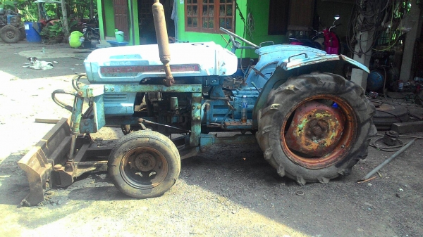 รถไถฮิโนโมโต้23แรงตามสภาพคับ