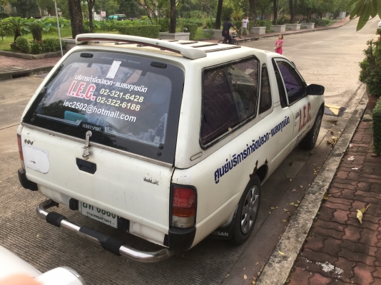 นิสสัน NV นิสสัน NV