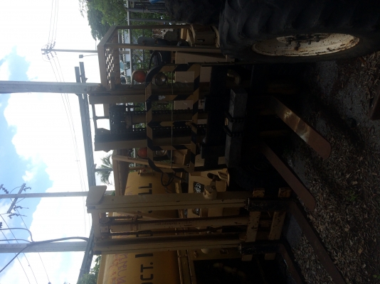 ขายรถแทรกเตอร์ เก่าตามสภาพ ขายรถแทรกเตอร์ เก่าตามสภาพ