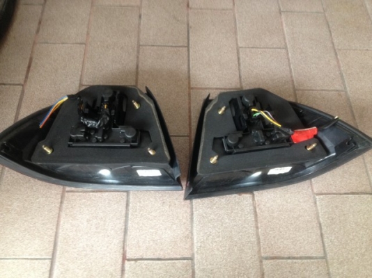 ไฟท้าย SAAB 95 เก่าญี่ปุ่นเเท้สภาพสวย คู่ละ