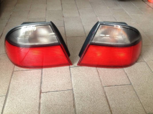 ไฟท้าย SAAB 95 เก่าญี่ปุ่นเเท้สภาพสวย คู่ละ