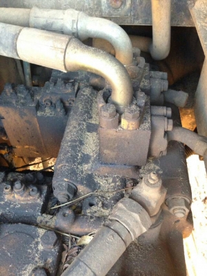 ขาย 650,000 KOMATSU pc 200-5 คอลโทลสั้น สภาพเก่านอก ไฟฟ้าครบ เครื่องดี ปั่มแรง เอวแน่น ช่วงล่างดี เล่มทะเบียน รถสวยพร้อมใช้ 090-772-3710 090-772-3708