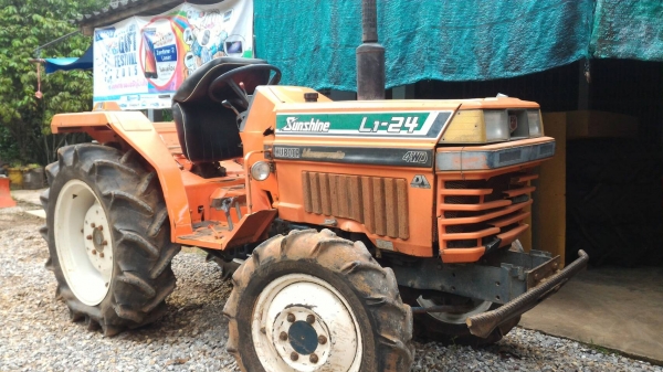 ขายรถไถ KUBOTA L1-24 2เพลา พวงมาลัยพาวเวอร์ ราคา 85,000 บาท อ.แกลง จ.ระยอง DC Tractor Rayong 0818618678,0899347475 https://www.facebook.com/DC-Tractor-Rayong-3071545327&hellip;/shop&hellip; id line=081-8618678 id line=089-9347475