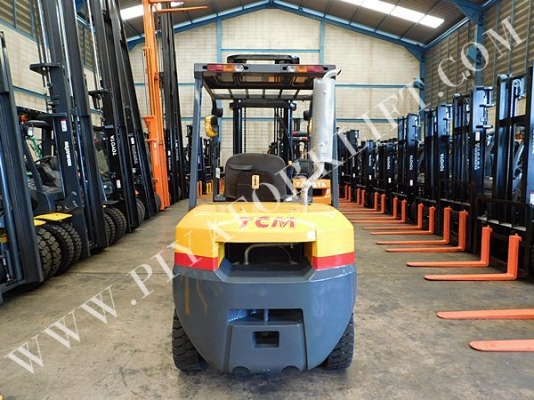 จำหน่ายรถ Forklift TCM FHD30T3