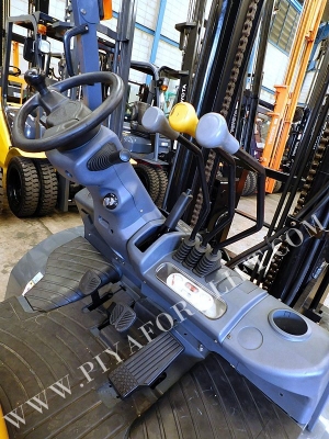 จำหน่ายรถ Forklift TCM FHD30T3