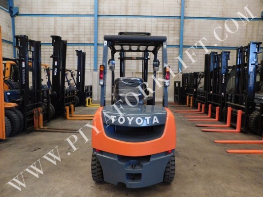 จำหน่ายรถ Forklift TOYOTA 02-8FDL25 ใหม่ป้ายแดง จำหน่ายรถ Forklift TOYOTA 02-8FDL25 ใหม่ป้ายแดง