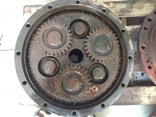 ขายมอเตอร์ตัวเดินSK120-3 มือสองญี่ปุ่น ขายตามสภาพของไม่ครบ ขายคู่ละ30000บาท