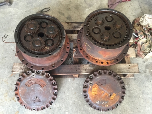 ขายมอเตอร์ตัวเดินSK120-3 มือสองญี่ปุ่น ขายตามสภาพของไม่ครบ ขายคู่ละ30000บาท