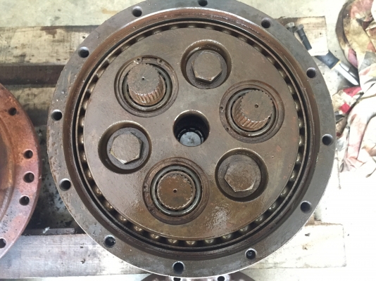 ขายมอเตอร์ตัวเดินSK120-3 มือสองญี่ปุ่น ขายตามสภาพของไม่ครบ ขายคู่ละ30000บาท