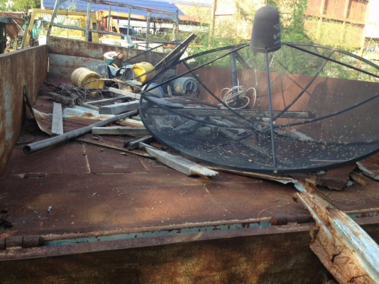 กะบะรถ. 6ล้อใส่อีสุ npr. 115.  กว้าง2.10 ยาว5เมตร 16000