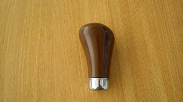 หัวเกียร์ไม้ แบบยึดด้วยน๊อตหกเหลี่ยม