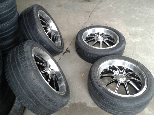 ขอบ17นิ้ว5รู114 พร้อมยาง ชุดนี้ ราคา 7600 บาท