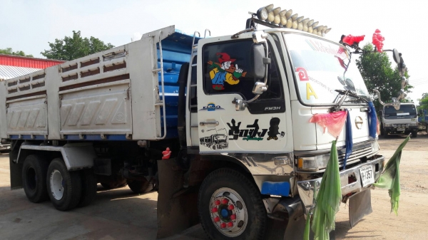 รถบรรทุกฮีโน3H10ล้อ 2เพลาดั้มกะบะสามมิตร(เจ้าของขายเอง0817254066) รถบรรทุกฮีโน3H10ล้อ 2เพลาดั้มกะบะสามมิตร(เจ้าของขายเอง0817254066)