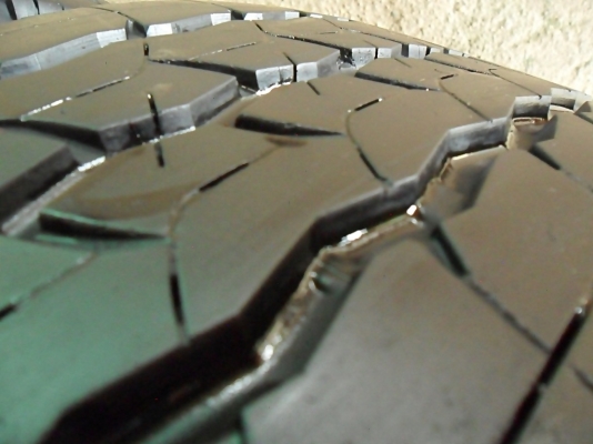 ยางกระบะขอบ15 บริดสโตน215-70-15 ลงพื้นปี15 (4เส้น4,500)ดอกหนา1เซ็น