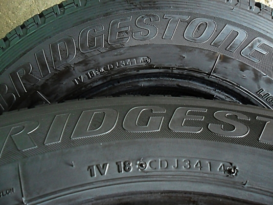 ยางกระบะขอบ15 บริดสโตน215-70-15 ลงพื้นปี15 (4เส้น4,500)ดอกหนา1เซ็น