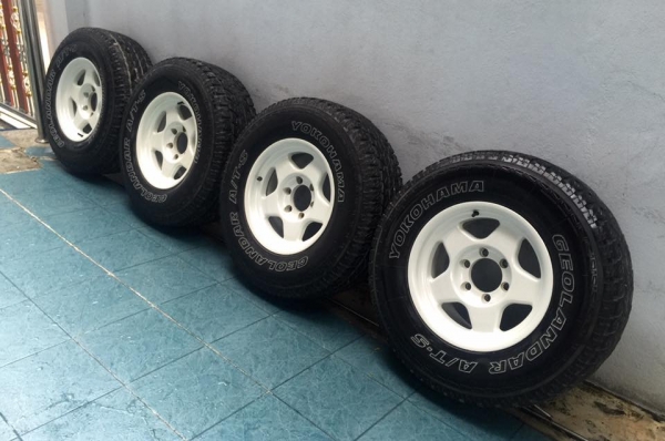 ล้อลายBradley V ขอบ16x8 ออฟ 0 ยางYokohama A/T-S 265/70/16