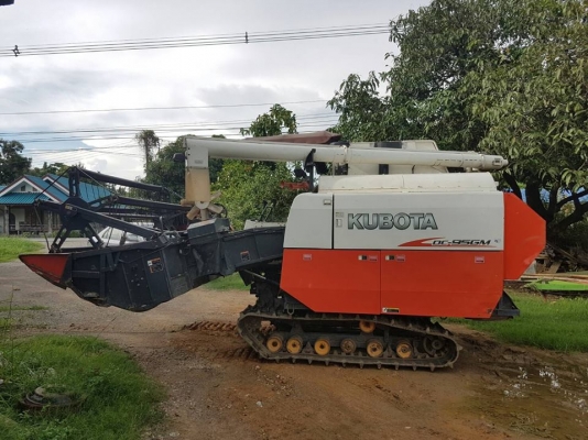 ขายรถเกี่ยวข้าว KUBOTA DC95GM จดทะเบียนปี2554 ใช้งาน2285ชั่วโมง พร้อมเทรลเลอร์ลากจูง รถสวยสภาพพร้อมใช้งาน เอกสารเล่มทะเบียนพร้อมโอน ราคา450,000 (ดูรถได้ที่ราชบุรี) สนใจโทร 090-8588220คุณนะ 093-3258446คุณบิว หรือเข้าดูสินค้าอื่นๆได้ที่ www.narong2truck.com