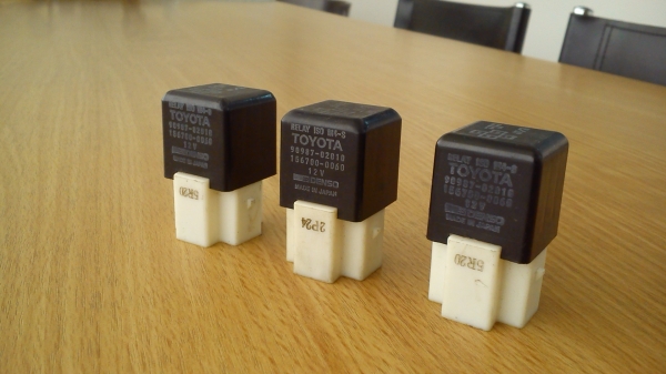 รีเลย์ สีดำ ของรถ TOYOTA รีเลย์ สีดำ ของรถ TOYOTA