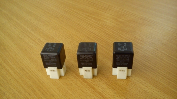 รีเลย์ สีดำ ของรถ TOYOTA